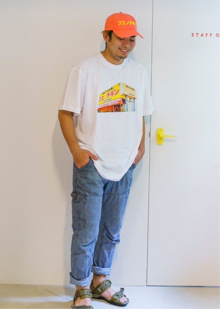 ブエノチキン男性着用